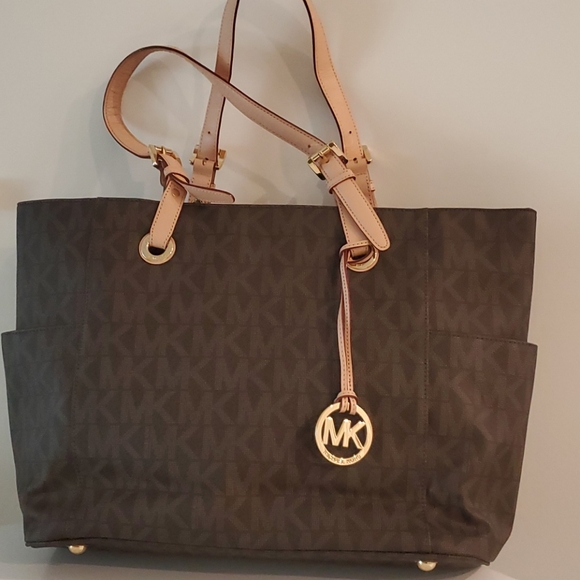 Michael Kors Handbags - MK handbag